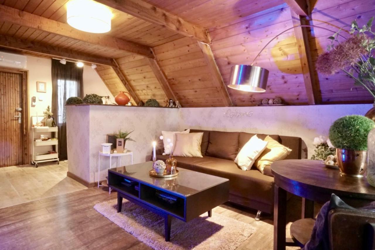 Nadi'S Holiday Home - Heart Of Woods, Szentendre Island Szigetmonostor Exterior foto